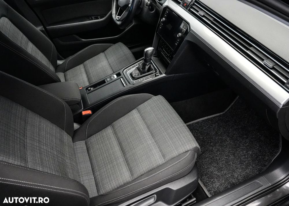 Volkswagen Passat 1.5 TSI ACT DSG Comfortline - 12