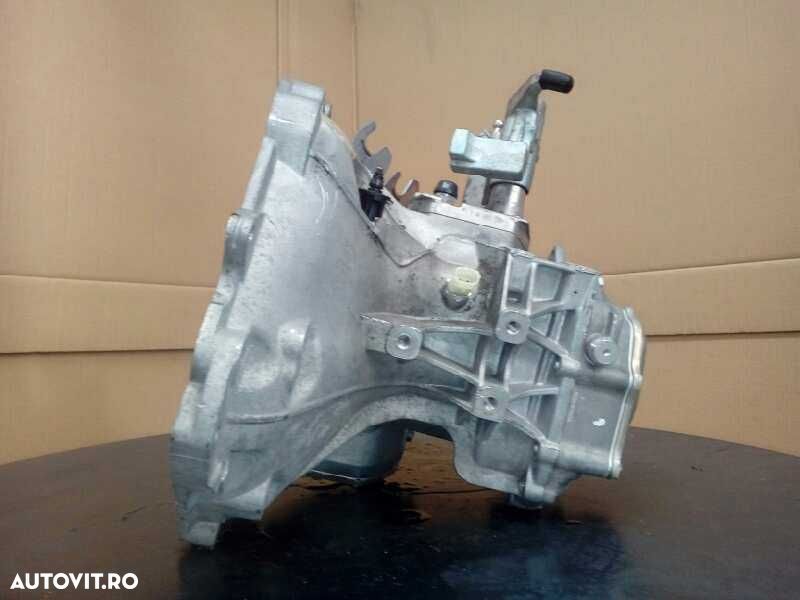 Cutie viteze SUZUKI SWIFT III; 1.3 - 5