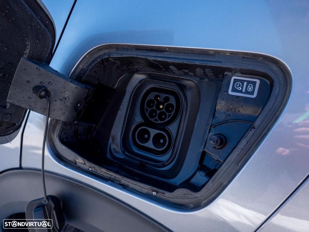 Peugeot e-2008 50 kWh GT - 10