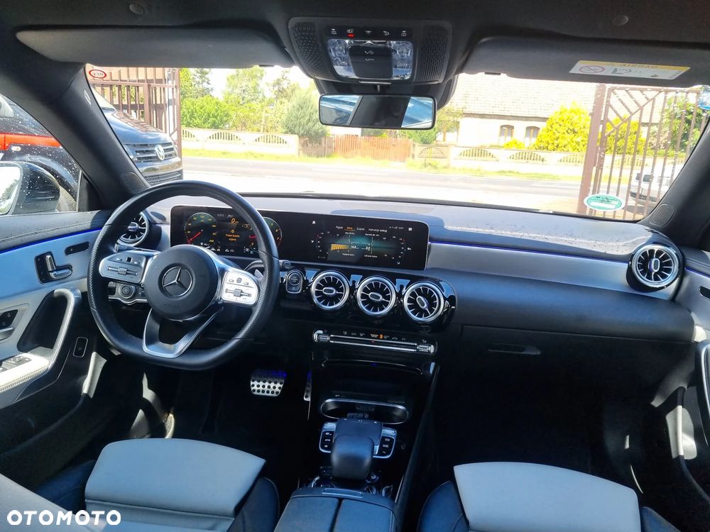 Mercedes-Benz CLA 220 4Matic 7G-DCT AMG Line - 28
