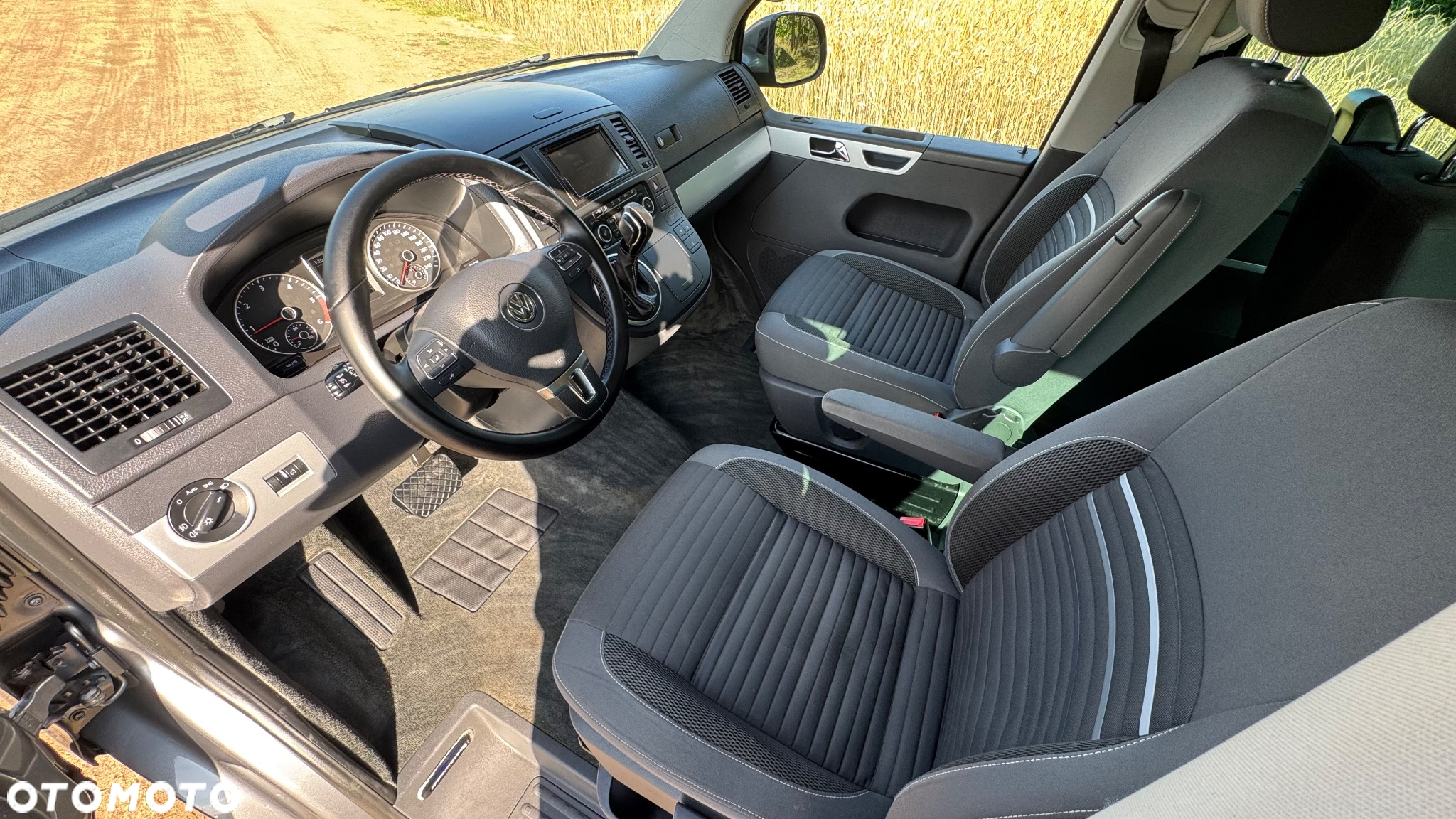 Volkswagen Multivan - 11