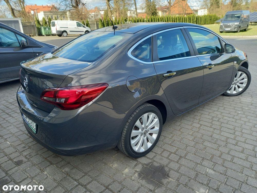 Opel Astra 1.4 150 Jahre - 6