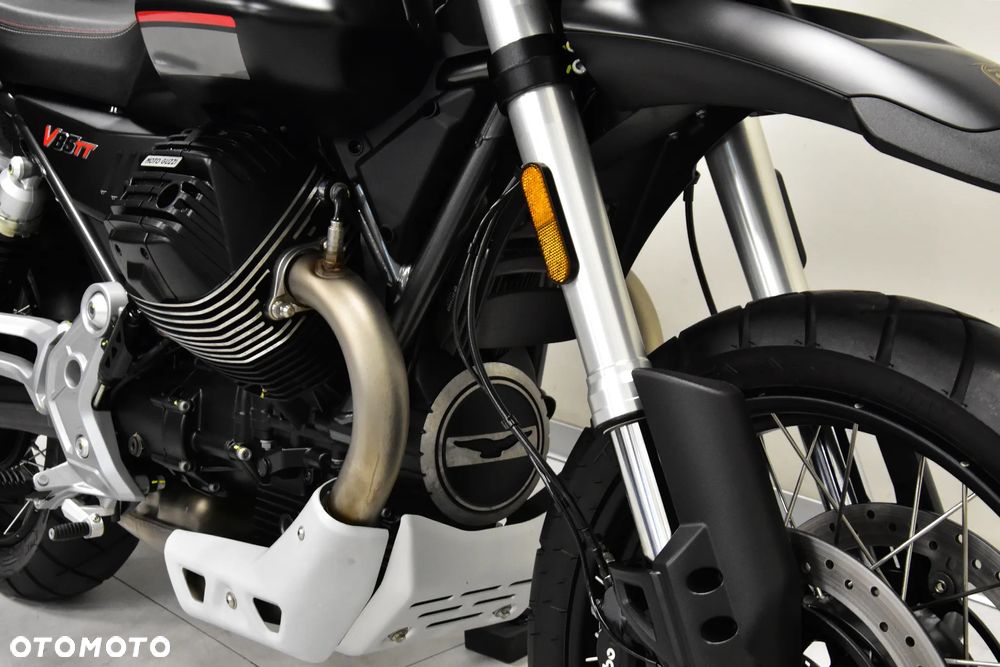 Moto Guzzi V85 - 22