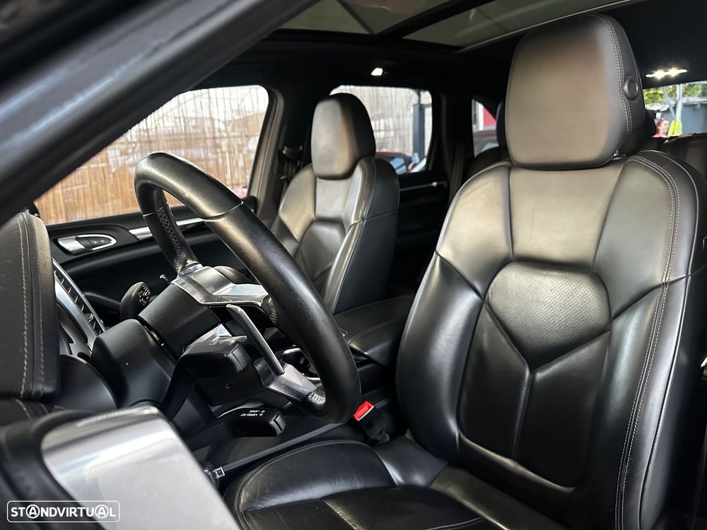 Porsche Cayenne - 10