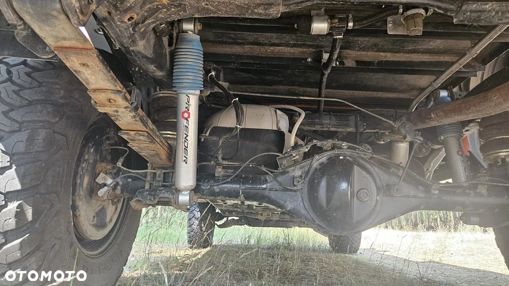 Toyota Hilux 2.5 D-4D DLX + - 15