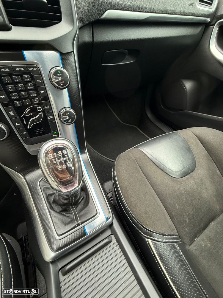 Volvo V40 D2 R Design - 22