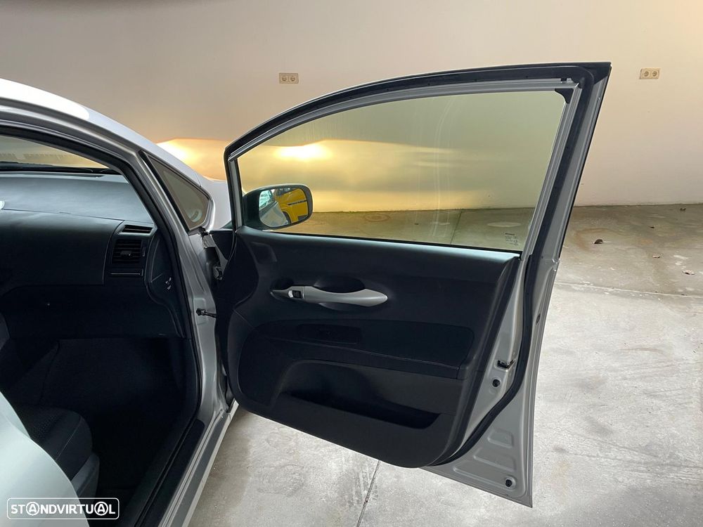 Toyota Auris 1.4 D-4D Cool - 20