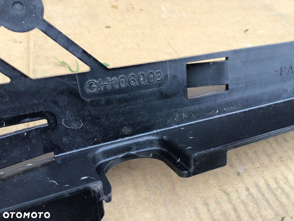 Pas przedni obudową Chłodnicy Opel Insignia B - 3