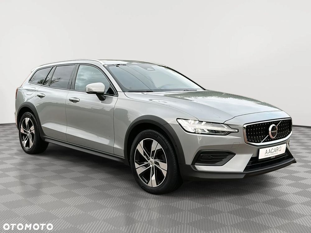 Volvo V60 Cross Country - 5