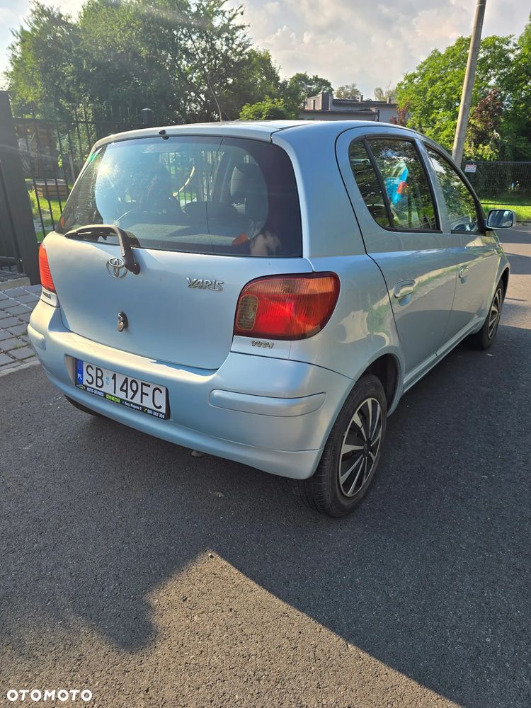 Toyota Yaris - 4
