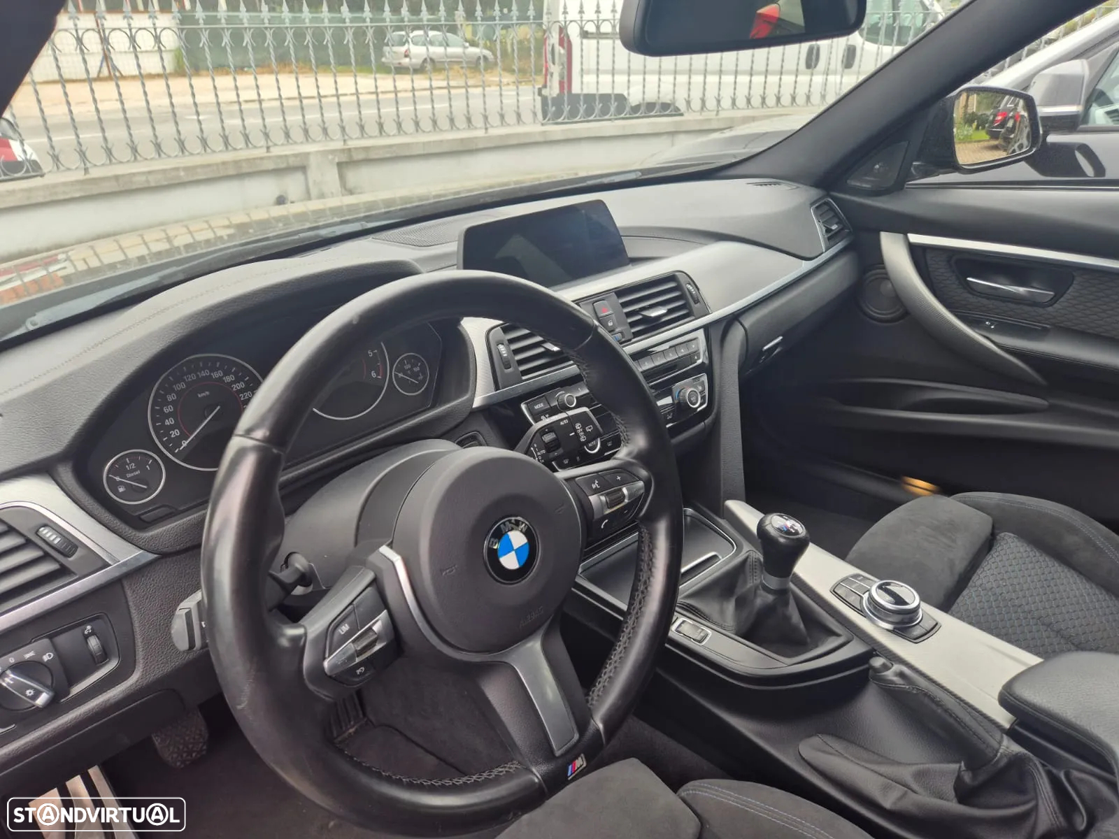 BMW 320 d Touring Pack M - 12