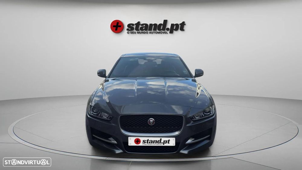 Jaguar XE 2.0 D R-Sport - 2