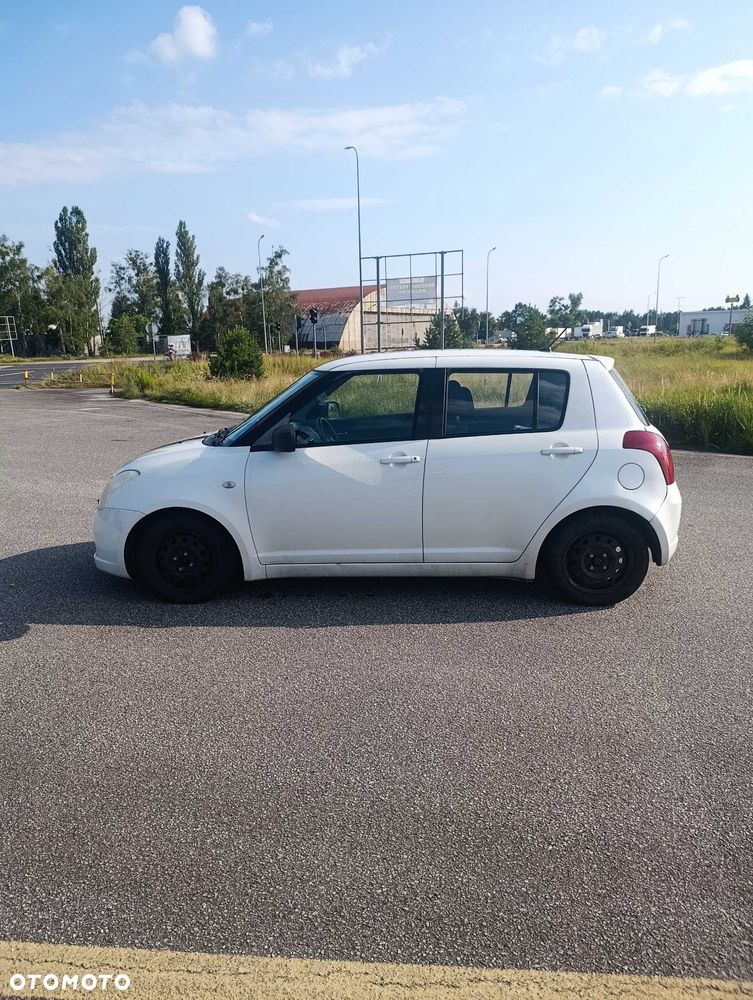 Suzuki Swift - 2