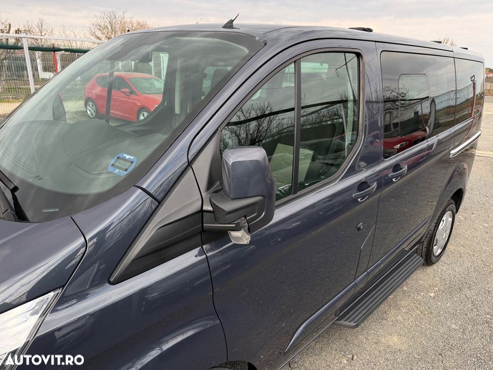 Ford Tourneo Custom - 24