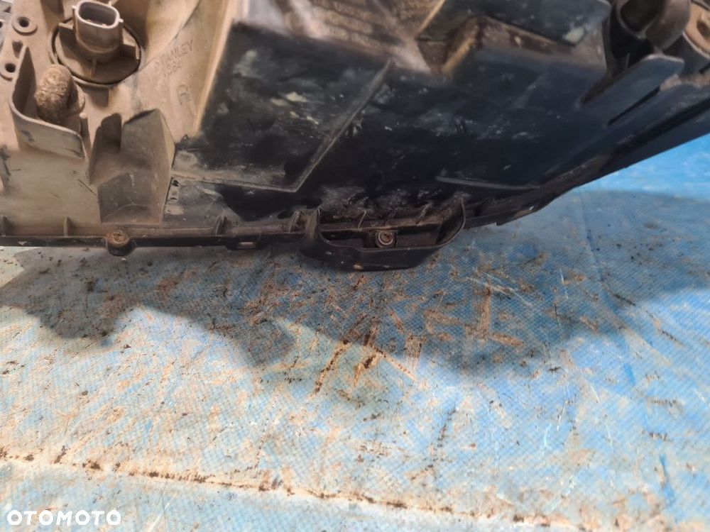 MAZDA 323 REFLEKTOR PRAWY MAZDA - 10