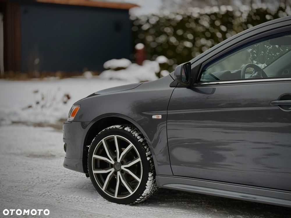 Mitsubishi Lancer - 10