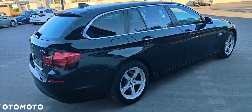 BMW Seria 5 525d Luxury Line - 11
