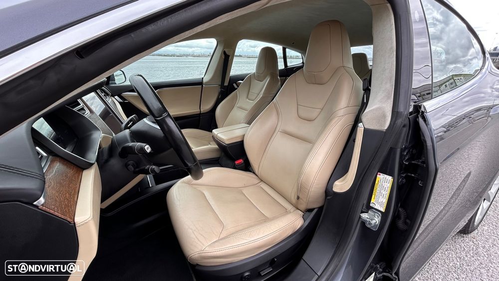 Tesla Model S Dual Motor AWD - 7