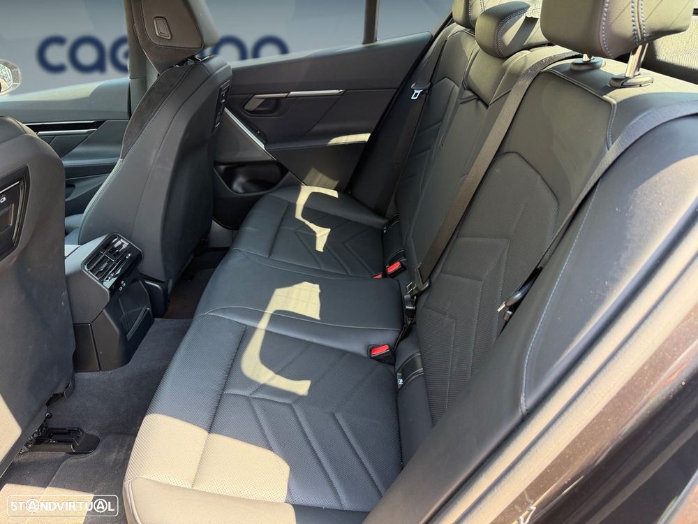 BMW 530 e Pack Desportivo M - 16