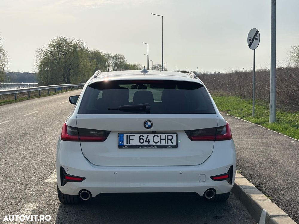 BMW Seria 3 330e Aut. Sport Line - 23