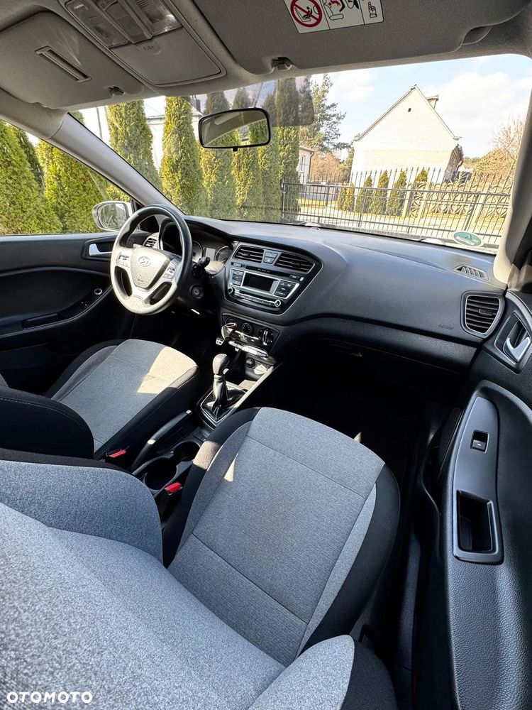 Hyundai i20 blue 1.2 Classic - 31