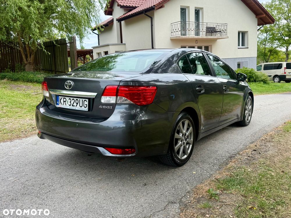 Toyota Avensis 2.2 D-4D Premium - 8