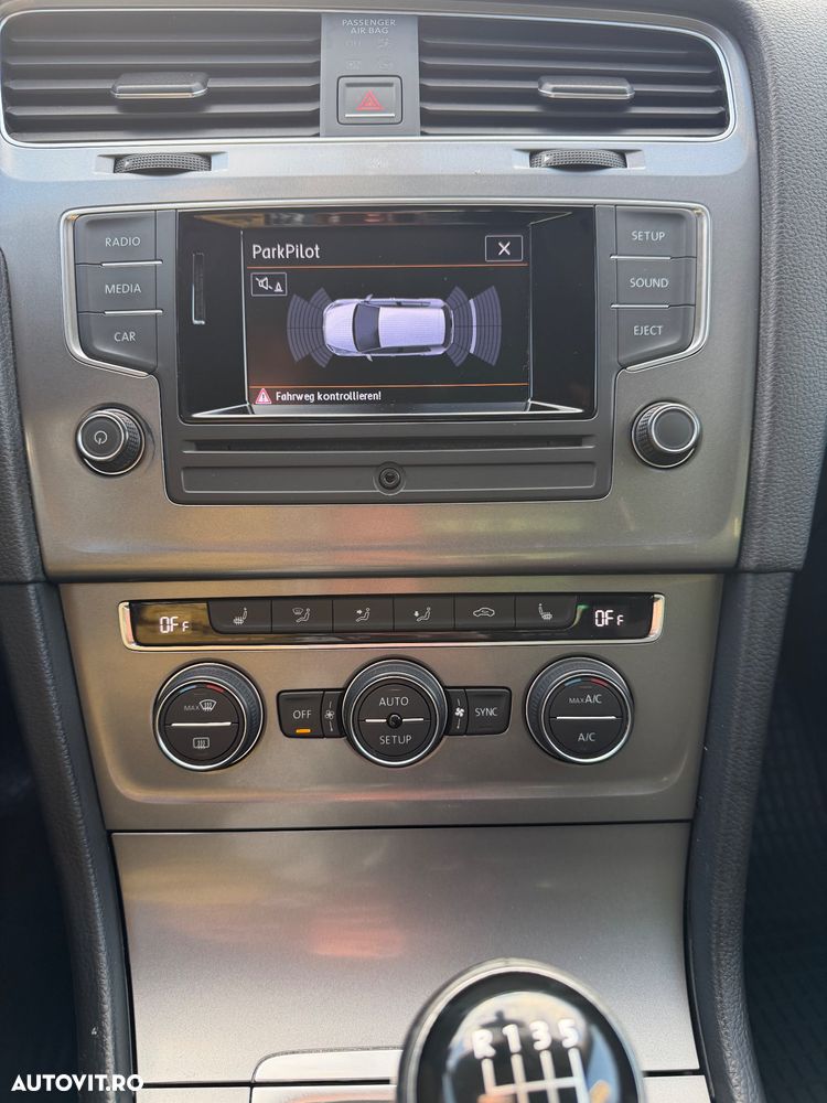 Volkswagen Golf - 6