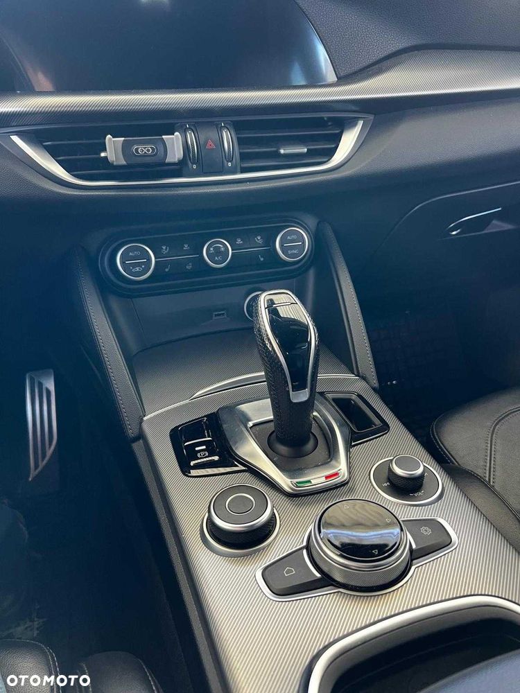 Alfa Romeo Stelvio - 5