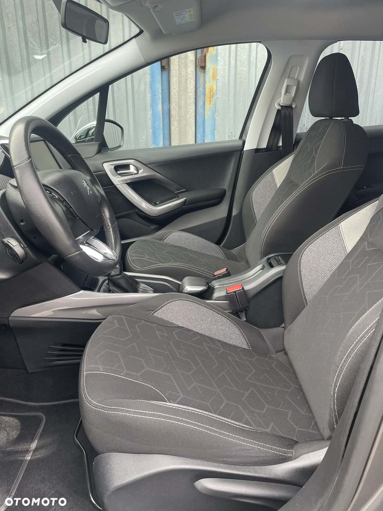 Peugeot 2008 1.2 Pure Tech Allure S&S - 27