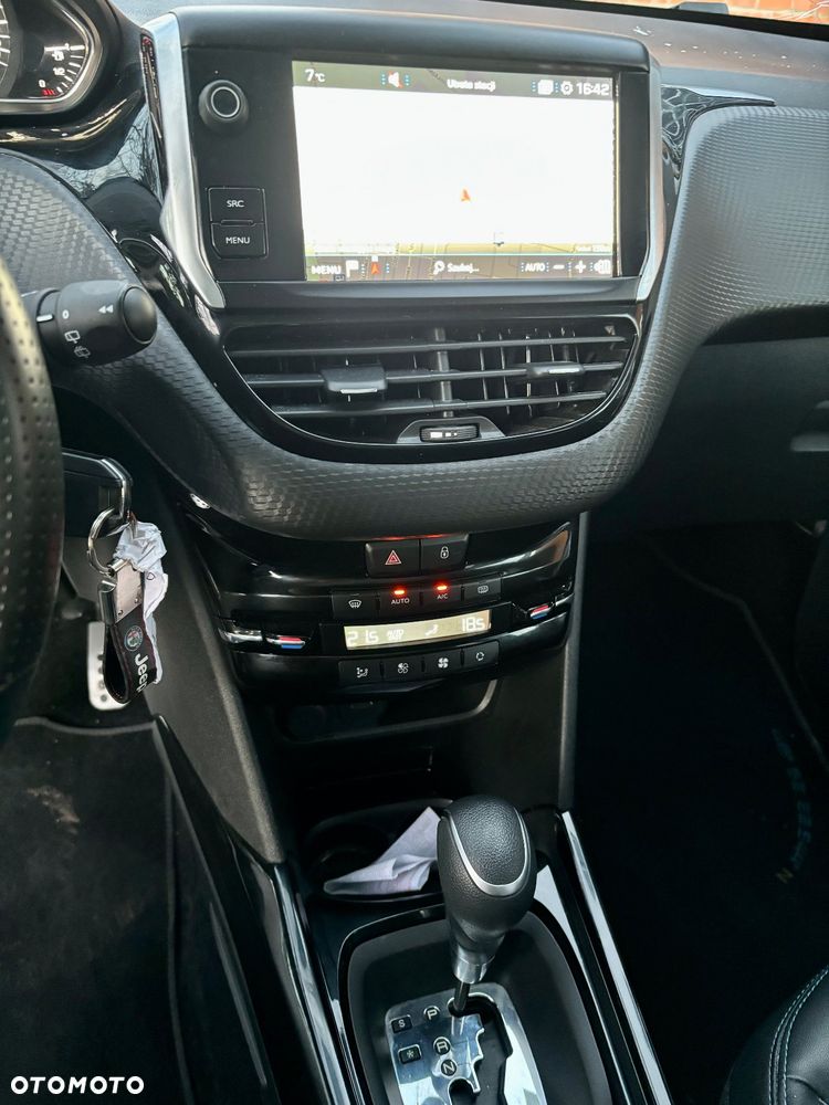 Peugeot 2008 PureTech 110 Stop&Start EAT6 Crossway - 8