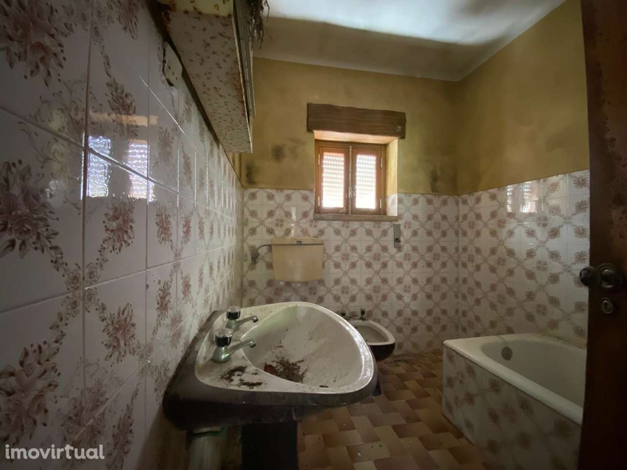 Moradia T3+1 / Restaurar / Souto do Meio / Caranguejeira - Grande imagem: 5/18