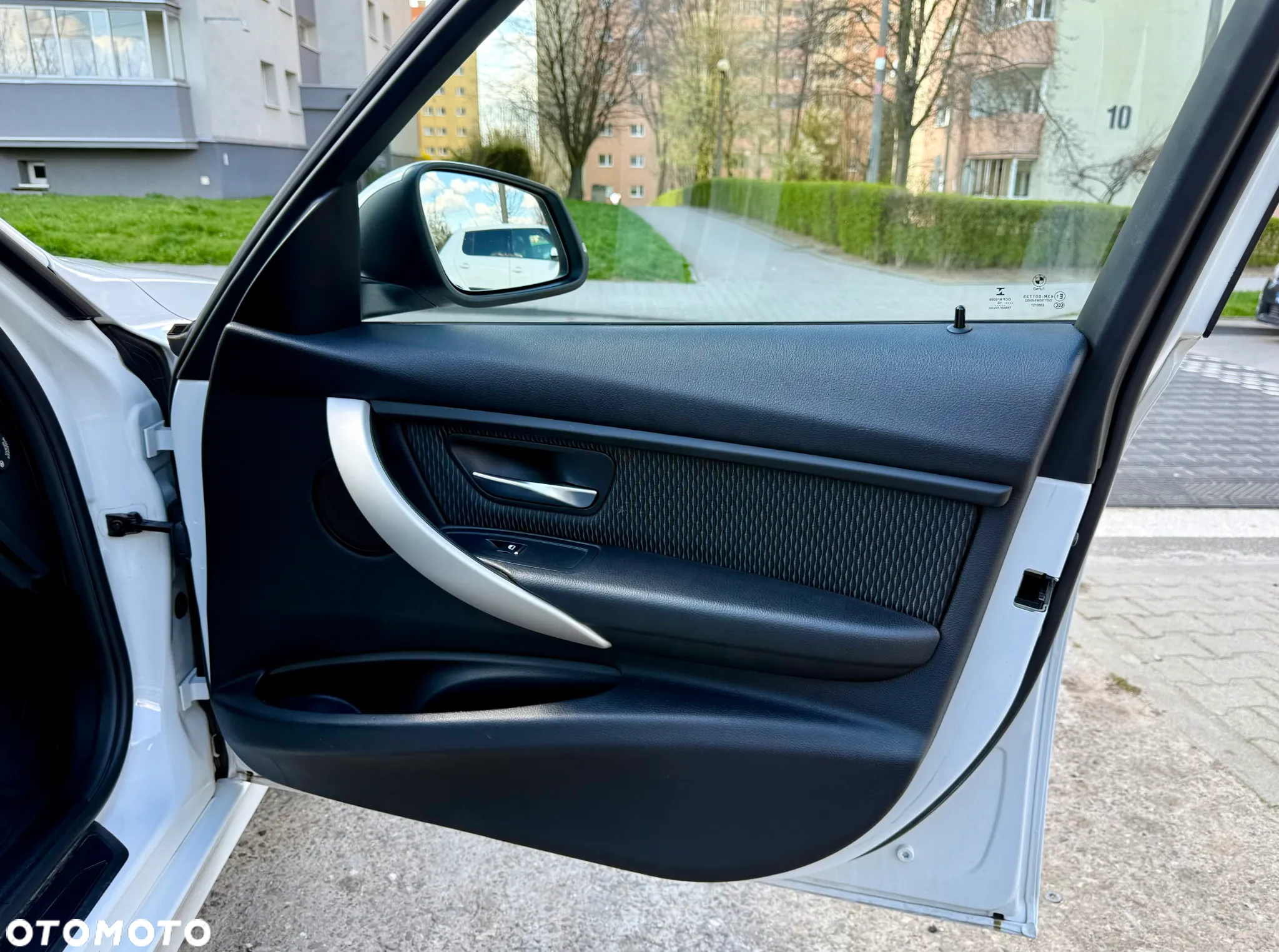 BMW Seria 3 318i - 32