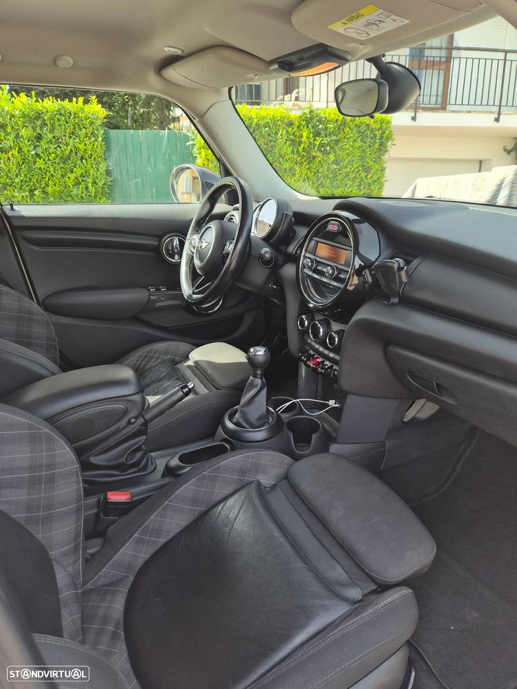 MINI 5 Portas Cooper D - 13