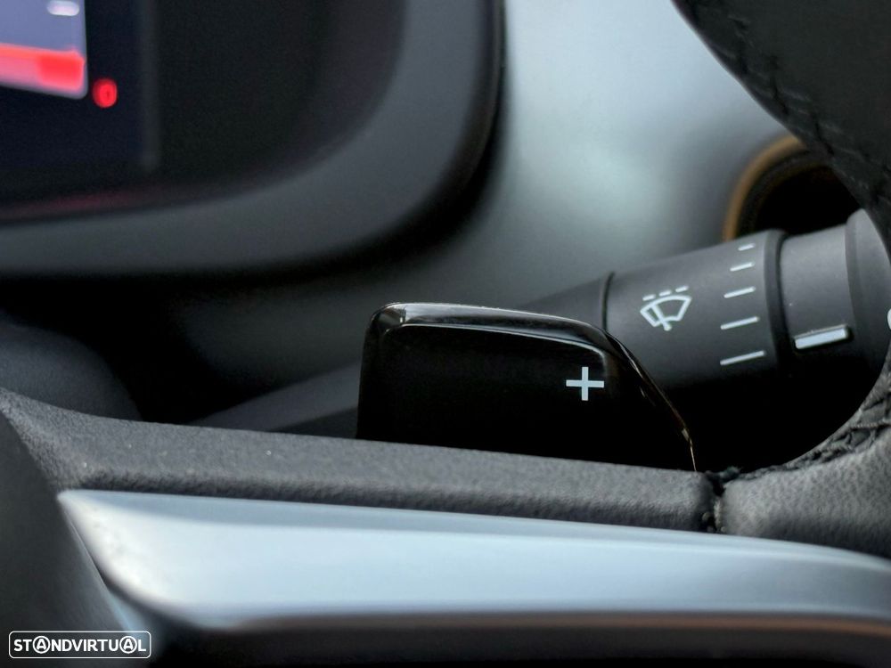 Jeep Avenger 1.2 e-Hybrid Longitude DCT - 16