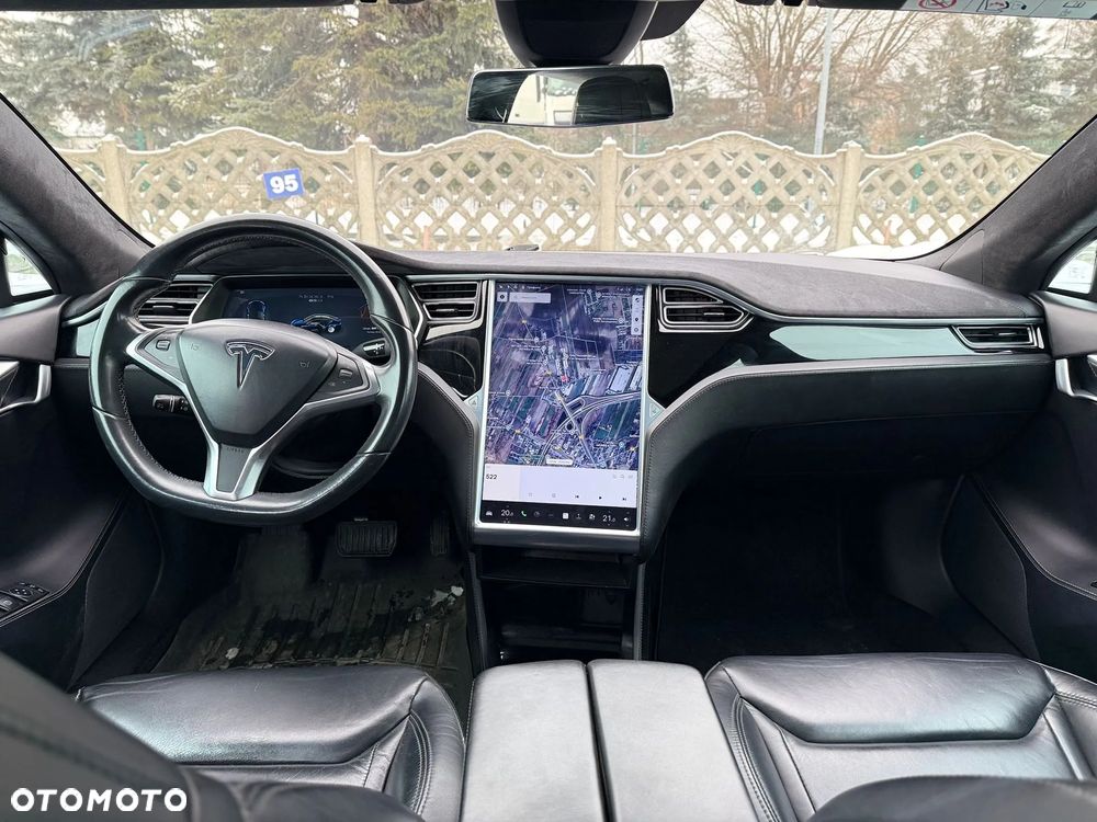 Tesla Model S Long Range Plus - 12