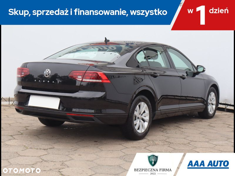 Volkswagen Passat - 6