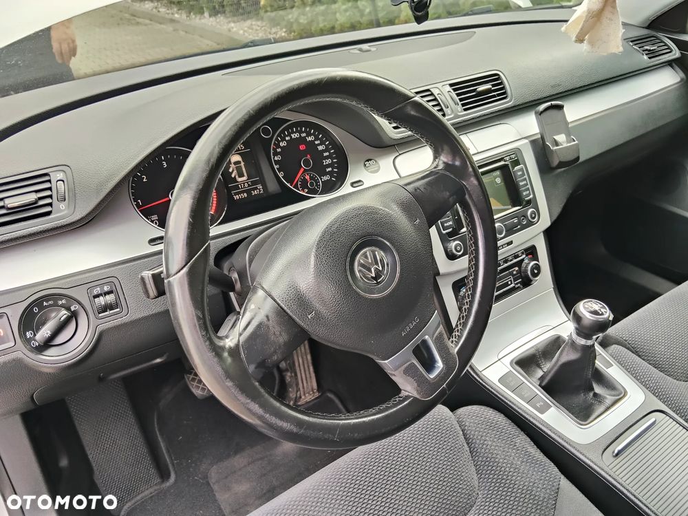 Volkswagen Passat 2.0 TDI DPF Comfortline - 11