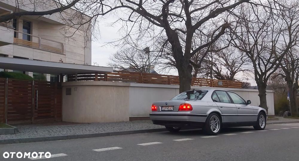 BMW Seria 7 740i - 15