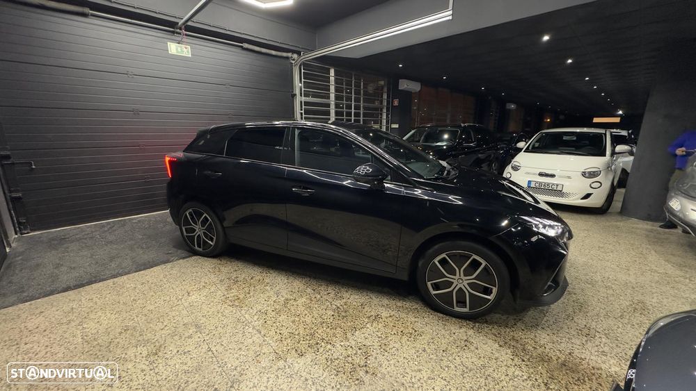 MG MG4 64 kWh Luxury - 6