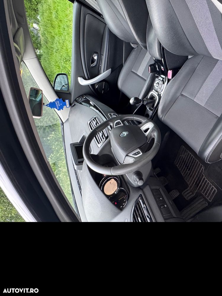 Renault Megane TCe 130 Bose Edition - 4