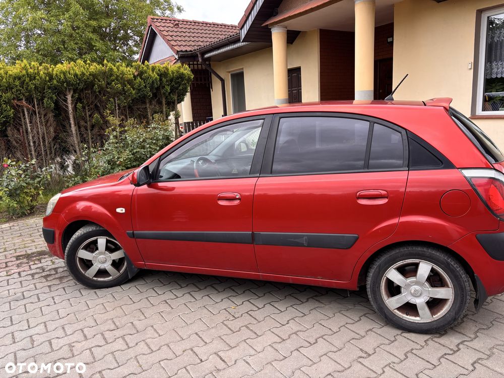 Kia Rio - 2