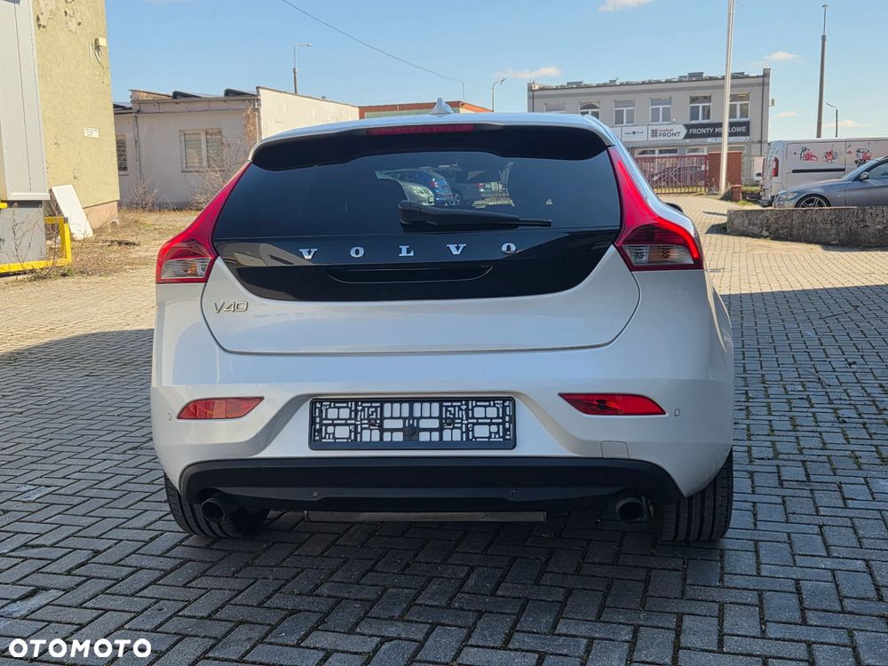 Volvo V40 T2 Summum - 10