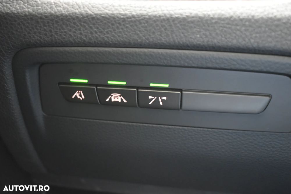 BMW Seria 3 320i GT xDrive AT - 11