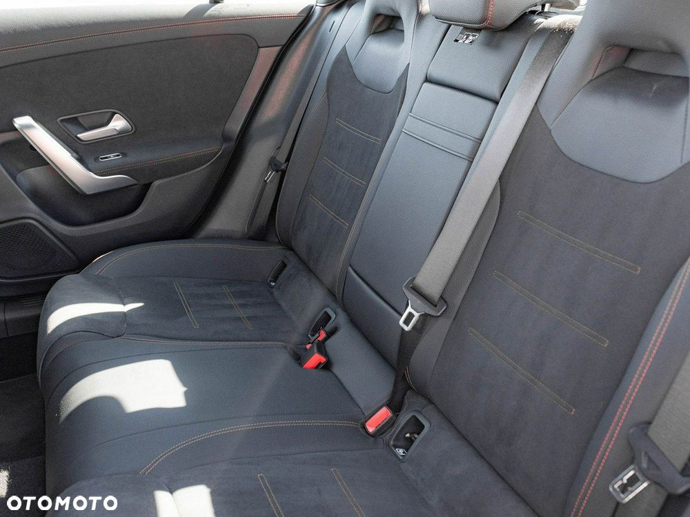 Mercedes-Benz CLA 200 mHEV 7G-DCT - 30