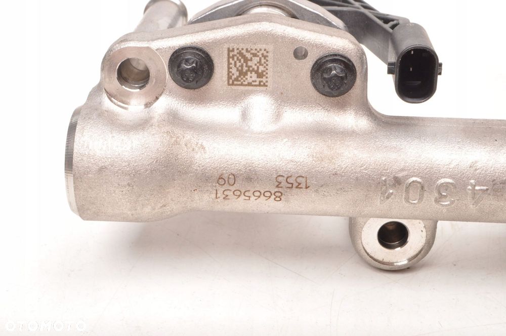 BMW 1 F40 LISTWA WTRYSKOWA WTRYSK 8656548  0261500437  8665631 - 2