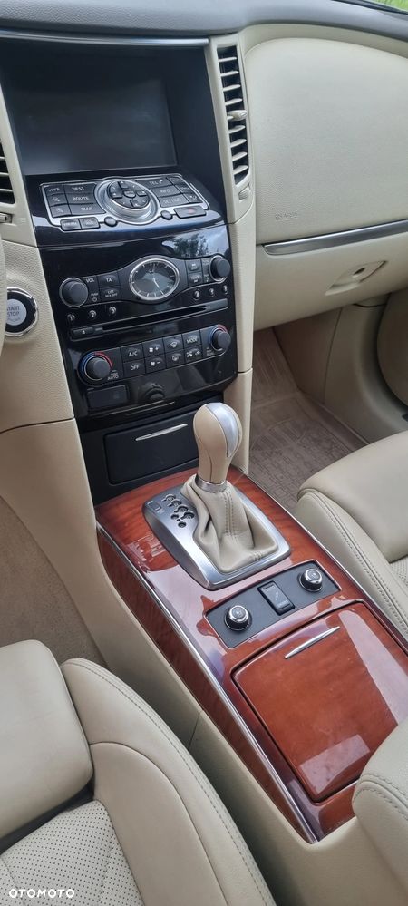 Infiniti FX FX30d S - 8
