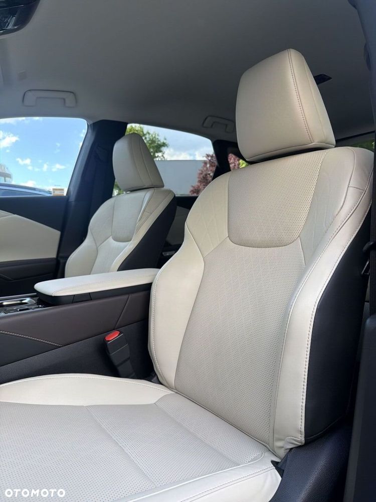 Lexus RX - 11