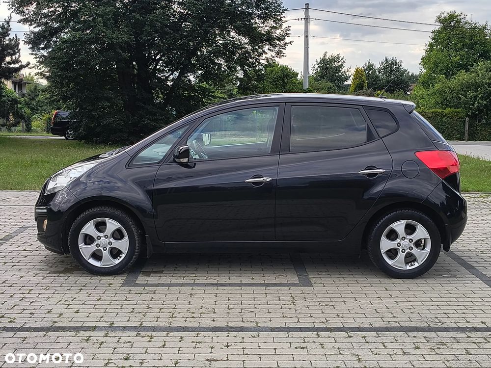 Kia Venga 1.6 CRDi 128 Titanium Collection - 2