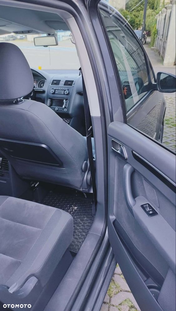 Volkswagen Touran - 3