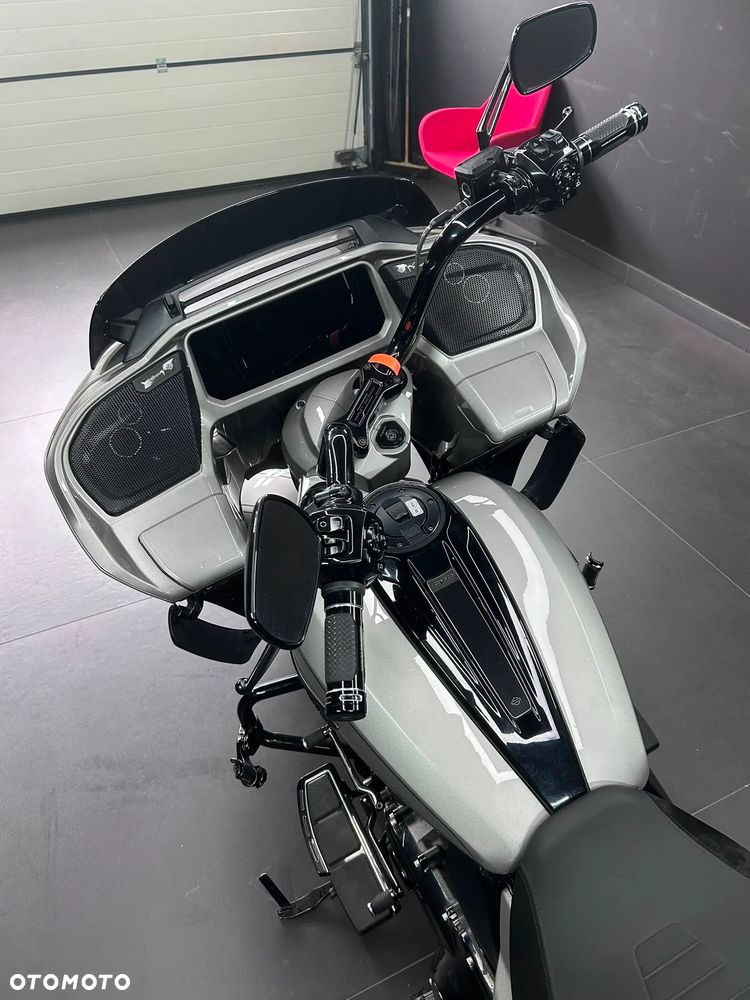 Harley-Davidson Touring Road Glide - 11